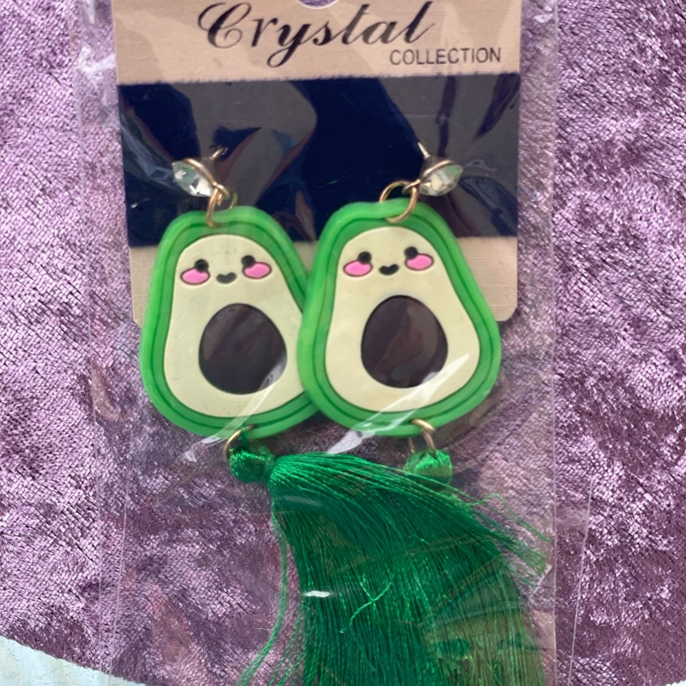 🏷️ Sale 3 x $10 Crystal Green Avocado fun Earrings